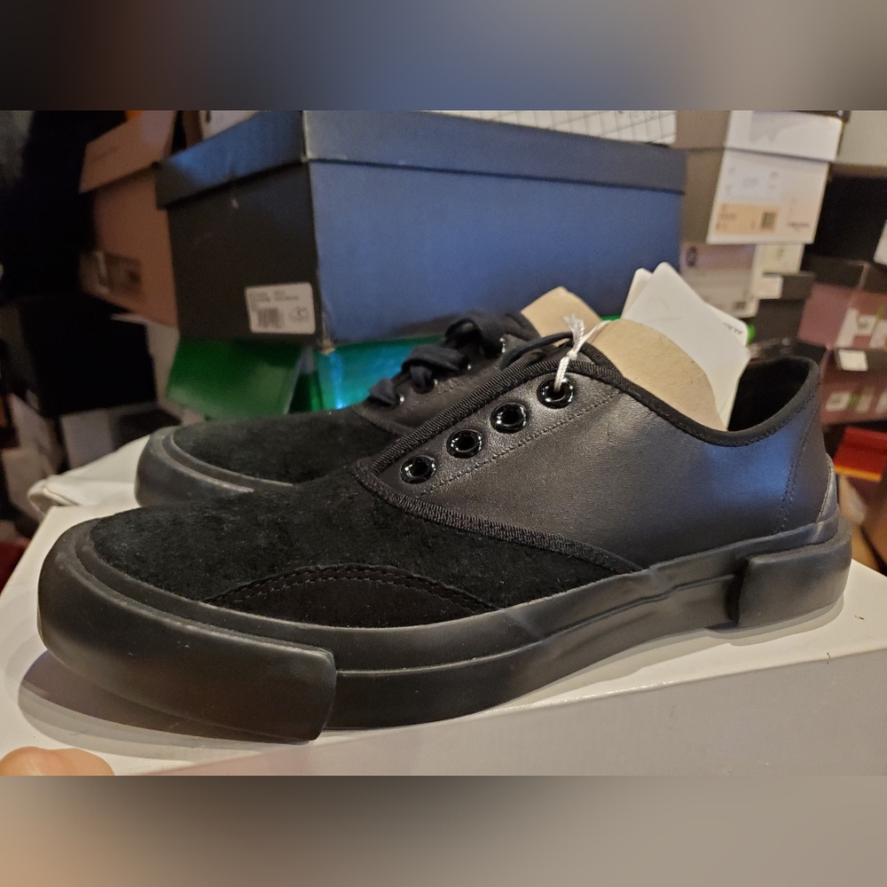 NIB sz 40 $420 Julien David low top sneakers